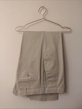 Haggar Men's Flat Front Chino Shorts in Beige 38x30